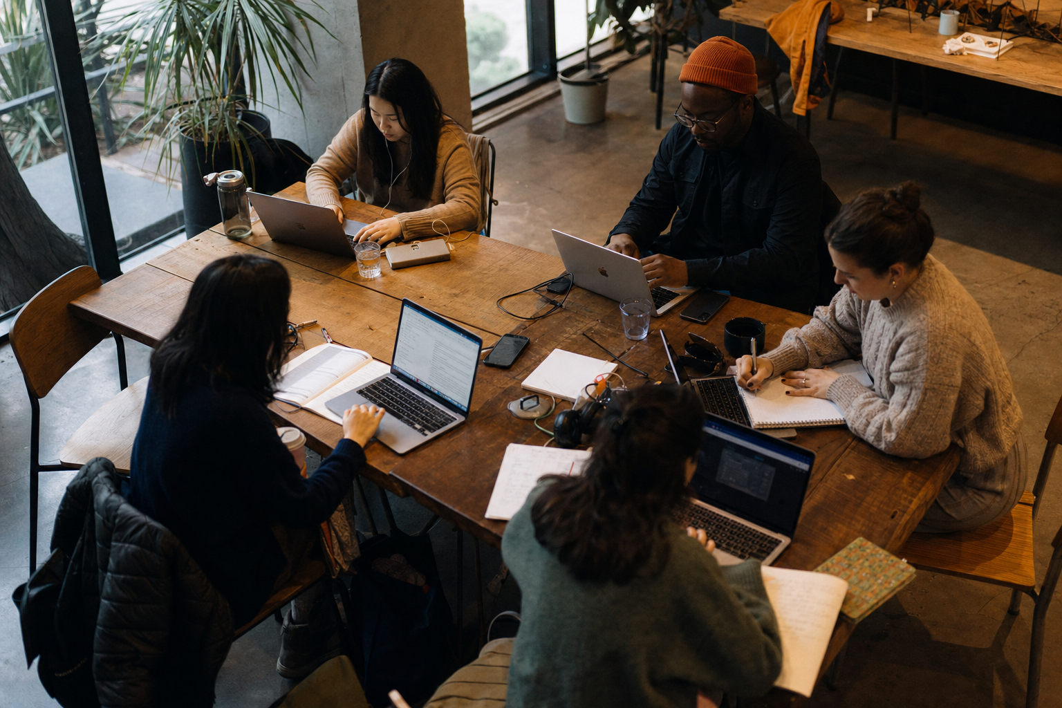 Best on-demand desk booking platforms for business travelers in the United States 2026