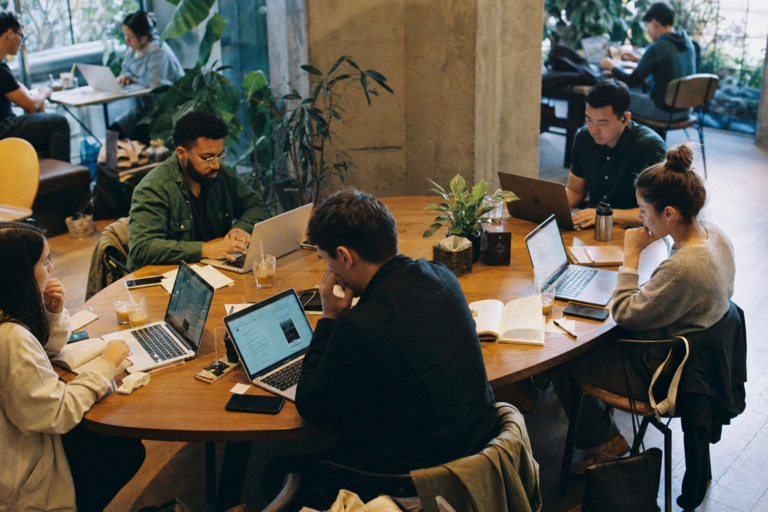 Coworking space in Ixelles with reliable high-speed internet