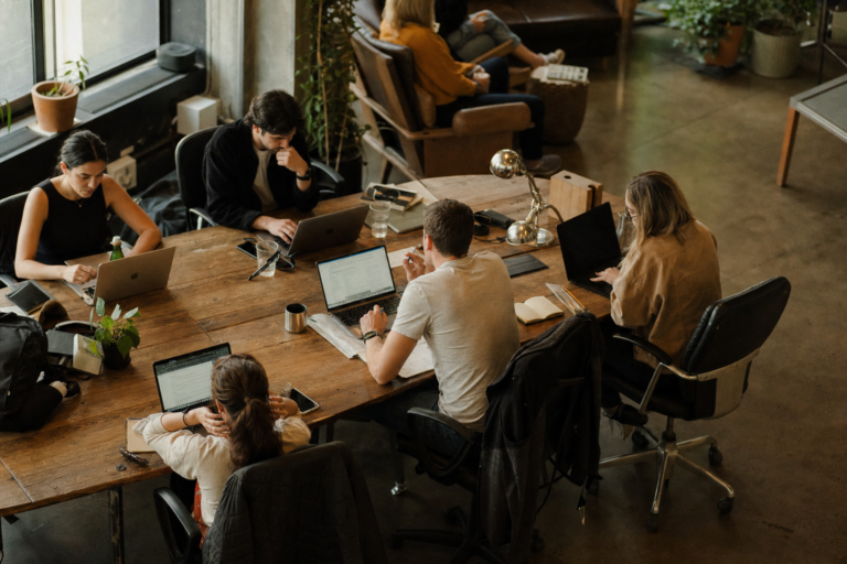 Coworking spaces in Giza suitable for small startup teams needing collaboration areas