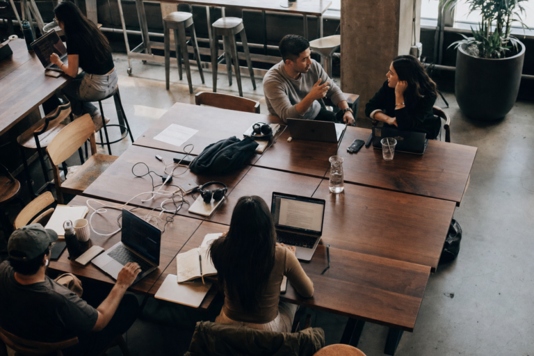 How to book a professional desk in Dubai for one day without signing up for a coworking membership