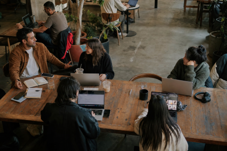 How to manage hybrid workforce workspace access across the US from one dashboard