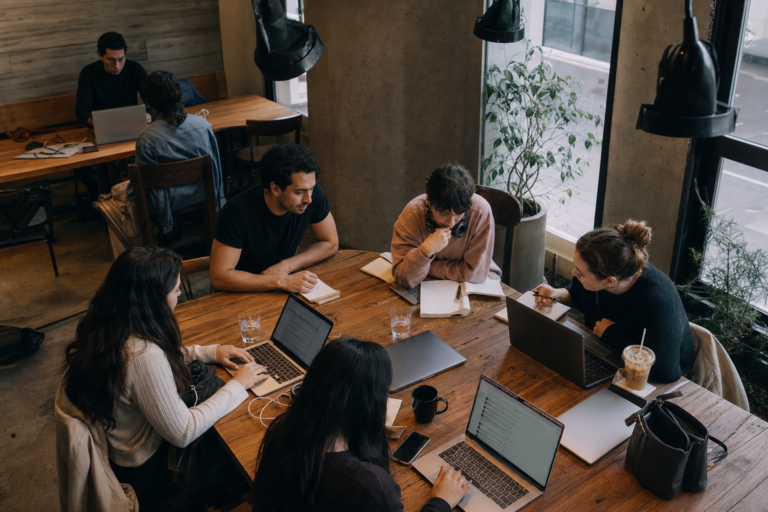 Looking for a quiet coworking space in Dubai with meeting rooms.
